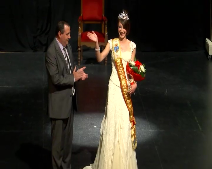 Acto de coronación de la reina de las fiestas del Sagrado Corazón de Jesús